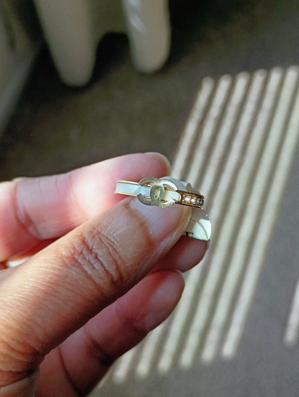 New Chic Gold Interlocking Logo Ring with Faux MOP Clear Stones